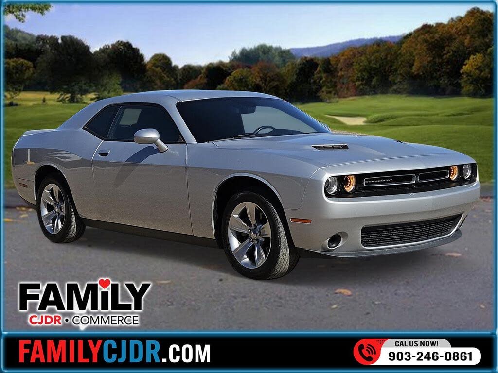 2022 Dodge Challenger SXT RWD