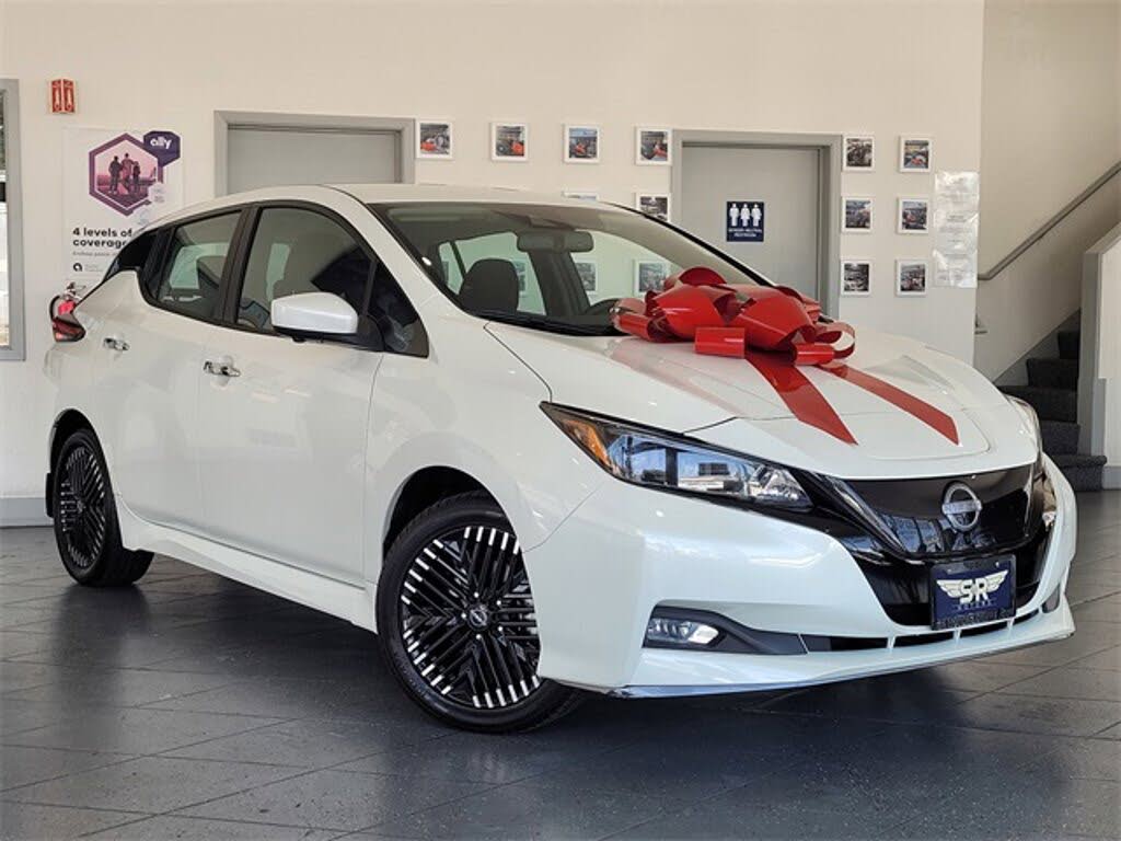 2023 Nissan LEAF SV Plus FWD