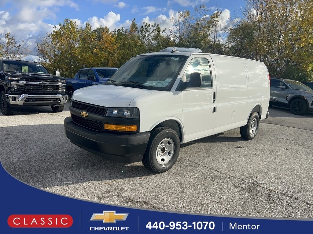 2025 Chevrolet Express Cargo 3500 RWD