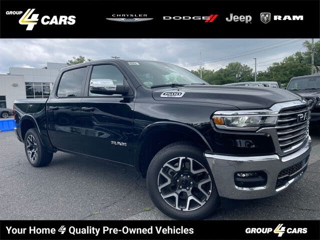 2025 RAM 1500 Laramie Crew Cab 4WD