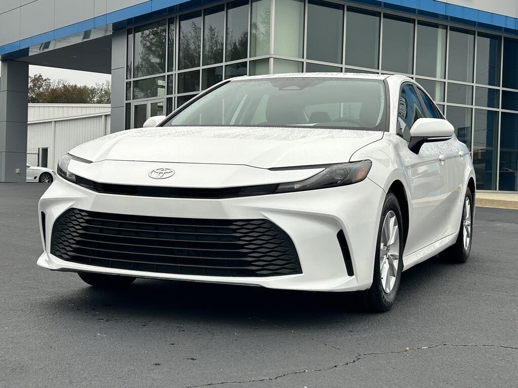 2025 Toyota Camry LE FWD
