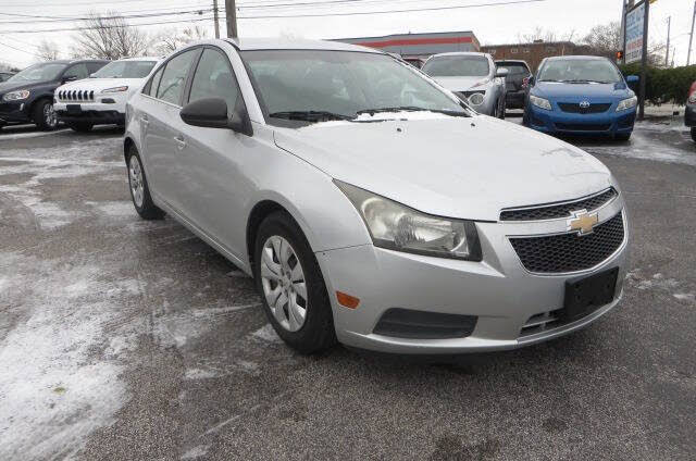2012 Chevrolet Cruze LS Sedan FWD