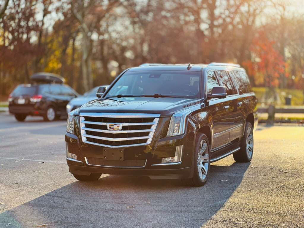 2018 Cadillac Escalade ESV Luxury 4WD