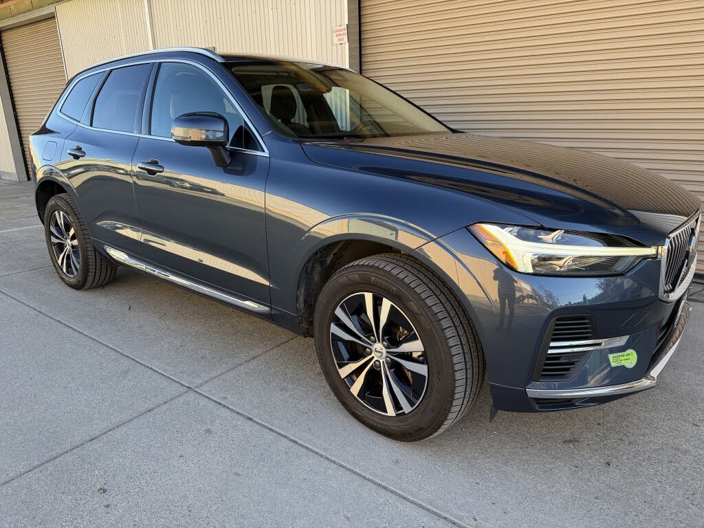 2023 Volvo XC60 Recharge T8 Ultimate Bright Theme eAWD