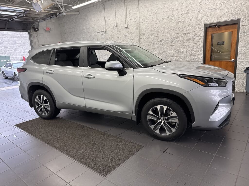 2024 Toyota Highlander XLE AWD