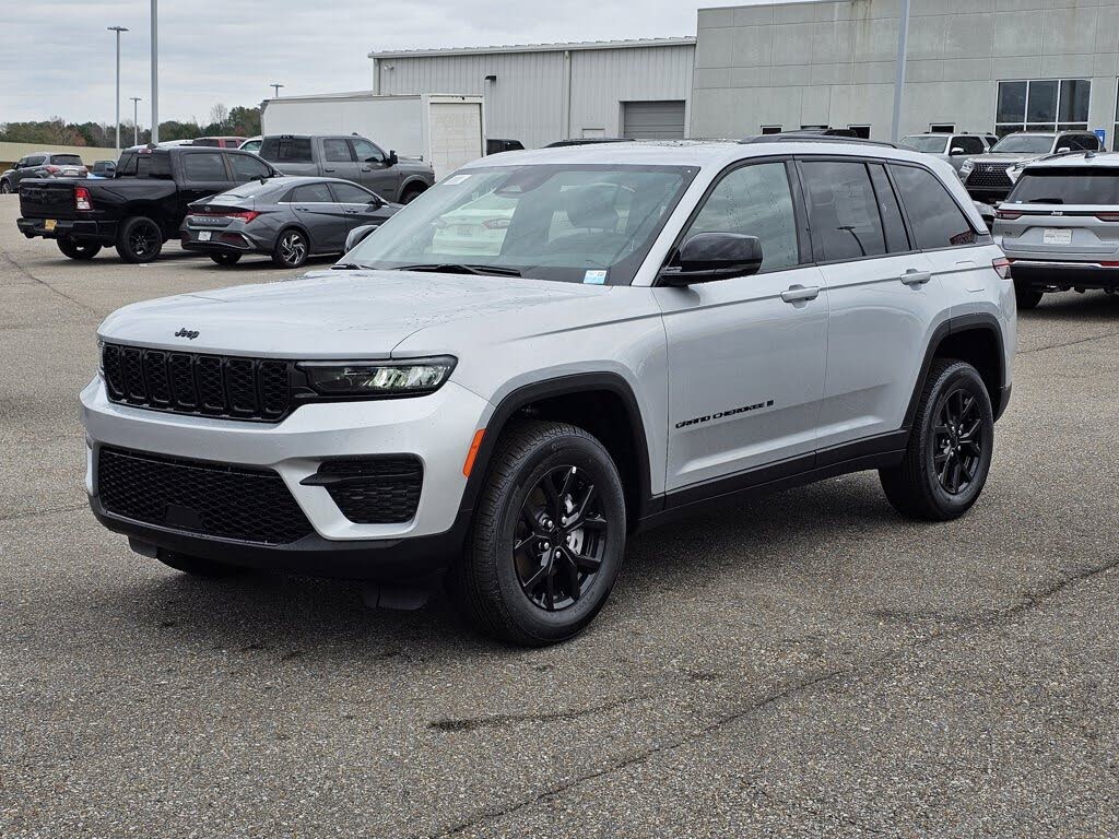 2025 Jeep Grand Cherokee Altitude X RWD