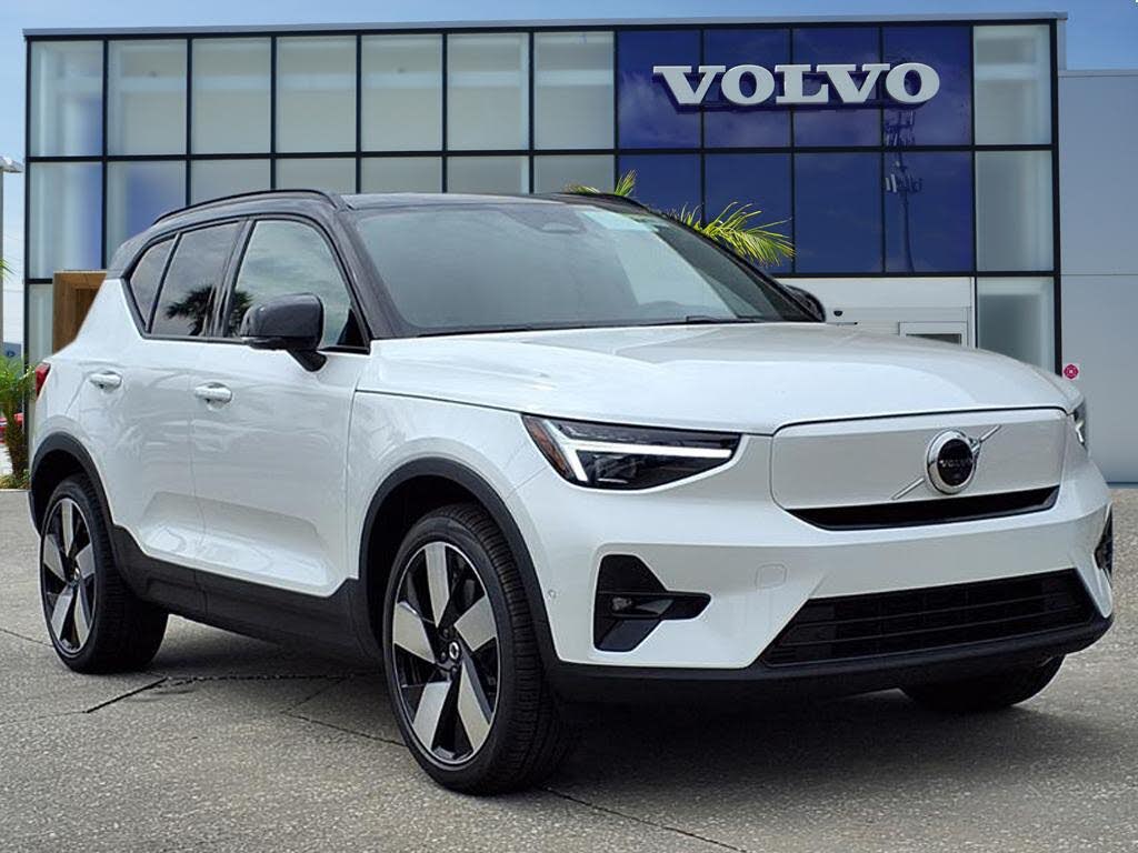 2026 Volvo EX40 Plus RWD