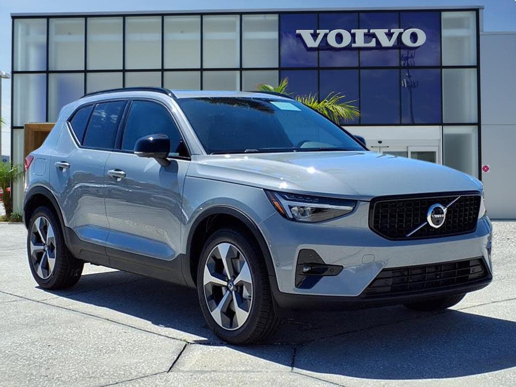 2026 Volvo XC40 B4 Plus FWD