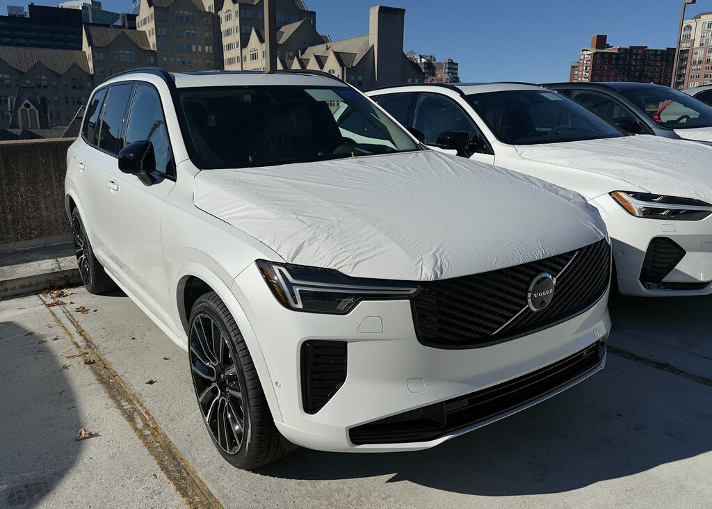 2026 Volvo XC90 B6 Ultra Dark 7-Passenger AWD