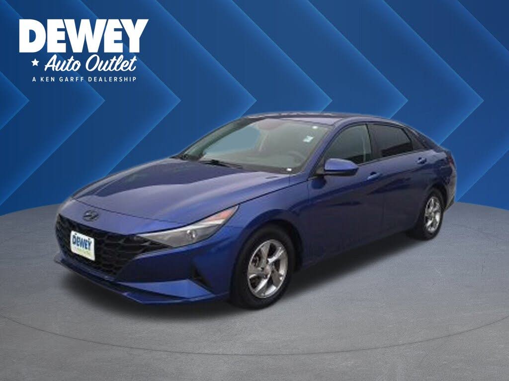 2022 Hyundai Elantra SE FWD