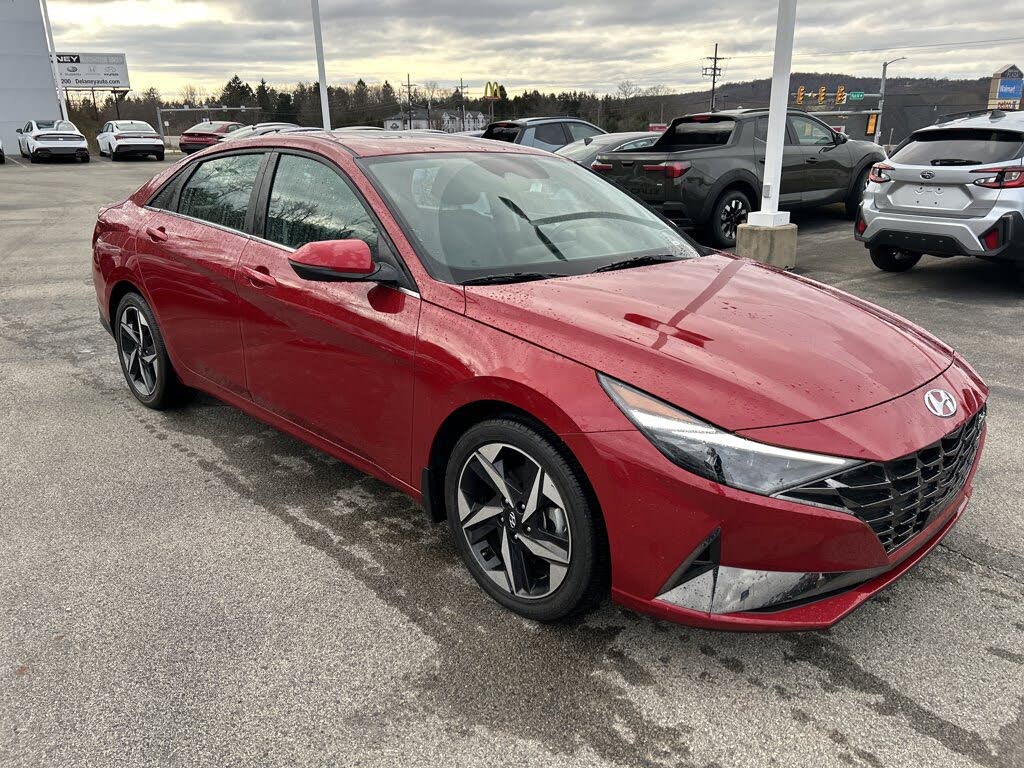 2023 Hyundai Elantra Limited FWD