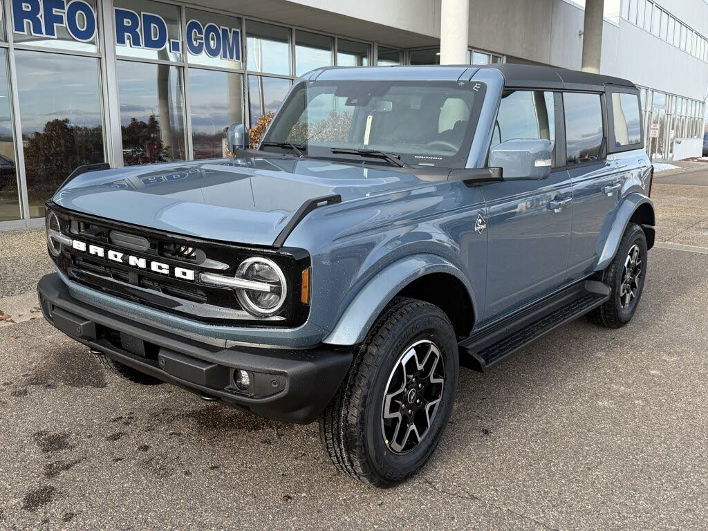 2025 Ford Bronco Outer Banks 4-Door 4WD