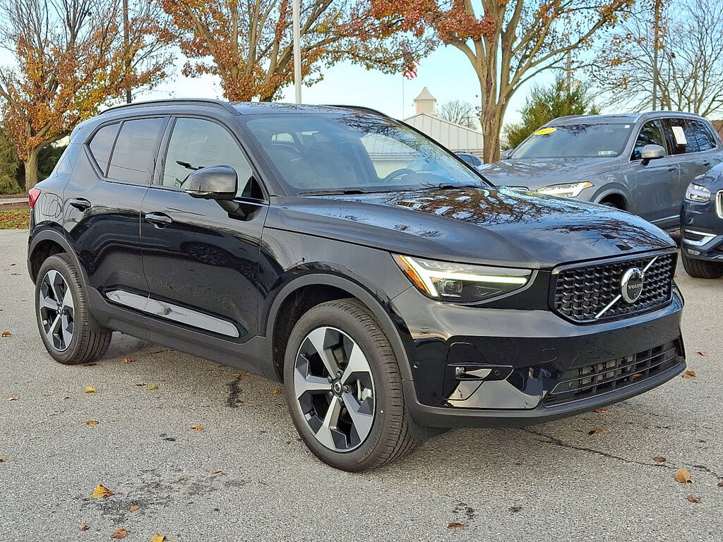 2026 Volvo XC40 B5 Plus AWD