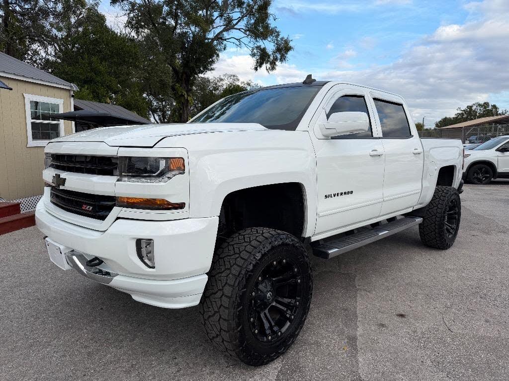 2017 Chevrolet Silverado 1500 LT Z71 Crew Cab 4WD