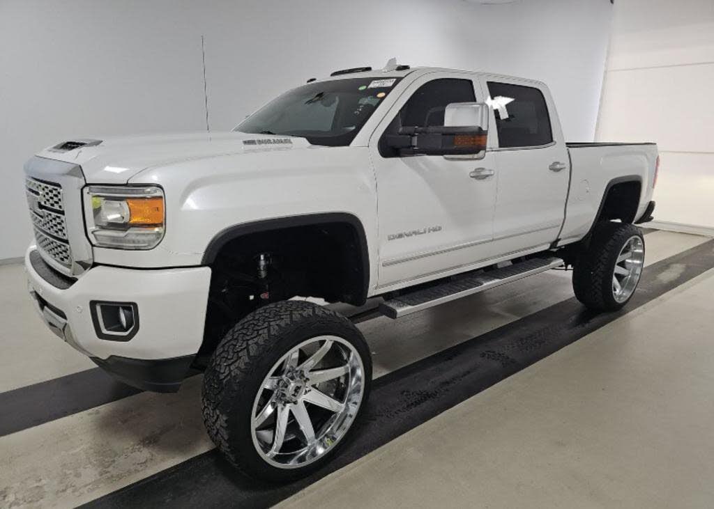 2018 GMC Sierra 2500HD Denali Crew Cab SB 4WD