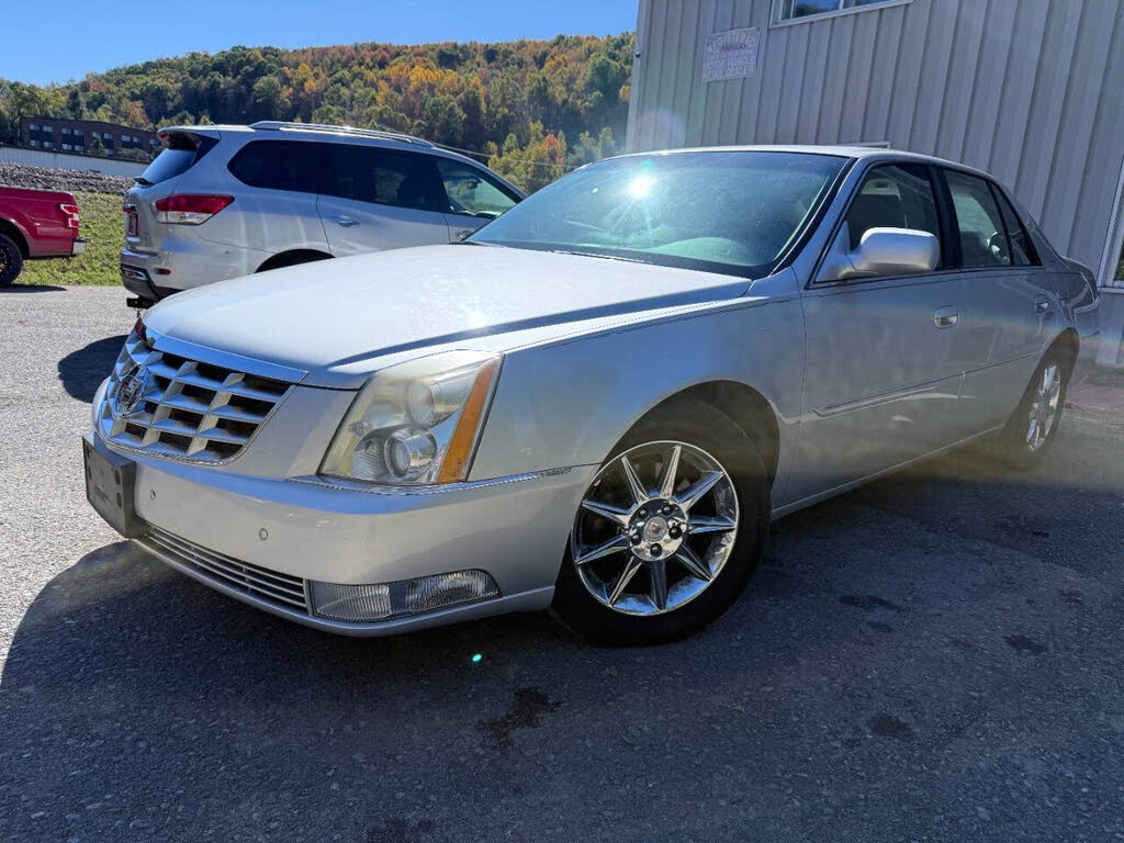 2011 Cadillac DTS Luxury FWD