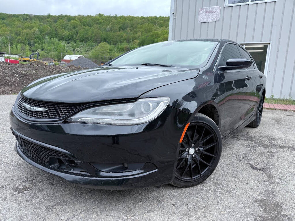 2015 Chrysler 200 Limited Sedan FWD