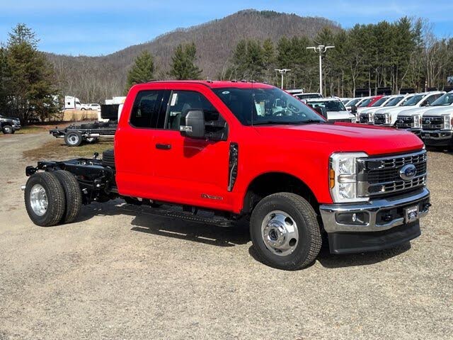 2026 Ford F-350 Super Duty Chassis XLT SuperCab DRW 4WD