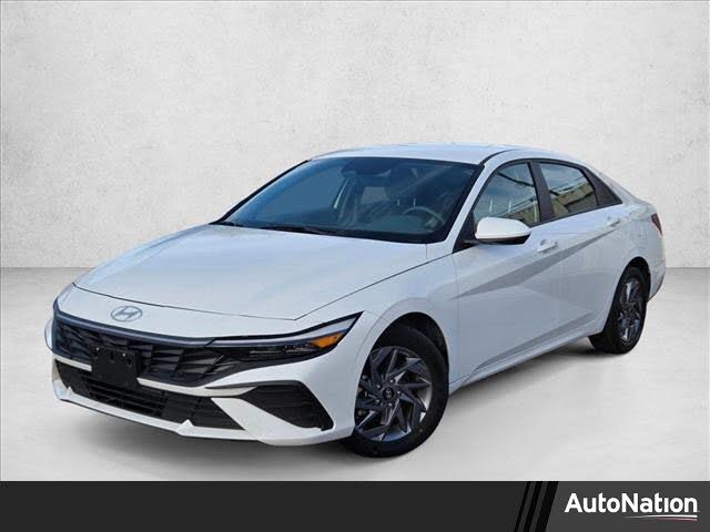 2024 Hyundai Elantra SEL FWD
