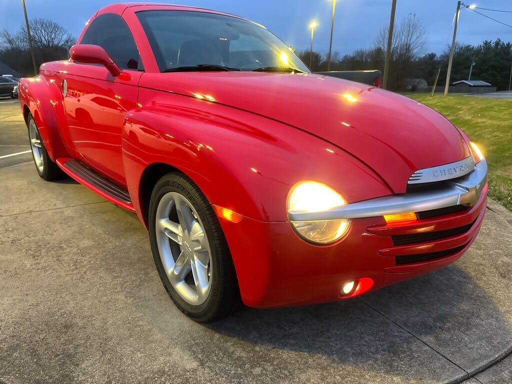 2004 Chevrolet SSR LS RWD