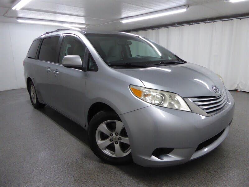 2016 Toyota Sienna LE 8-Passenger