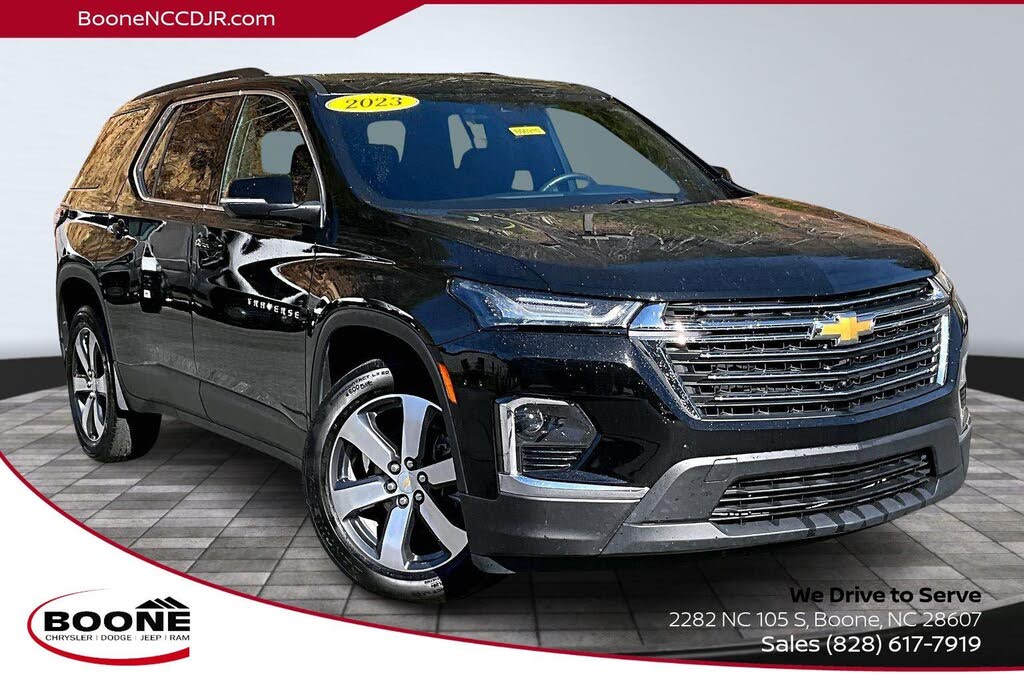 2023 Chevrolet Traverse LT Leather FWD
