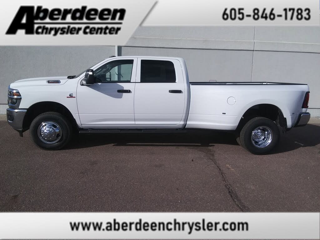2026 RAM 3500 Tradesman Crew Cab LB DRW 4WD