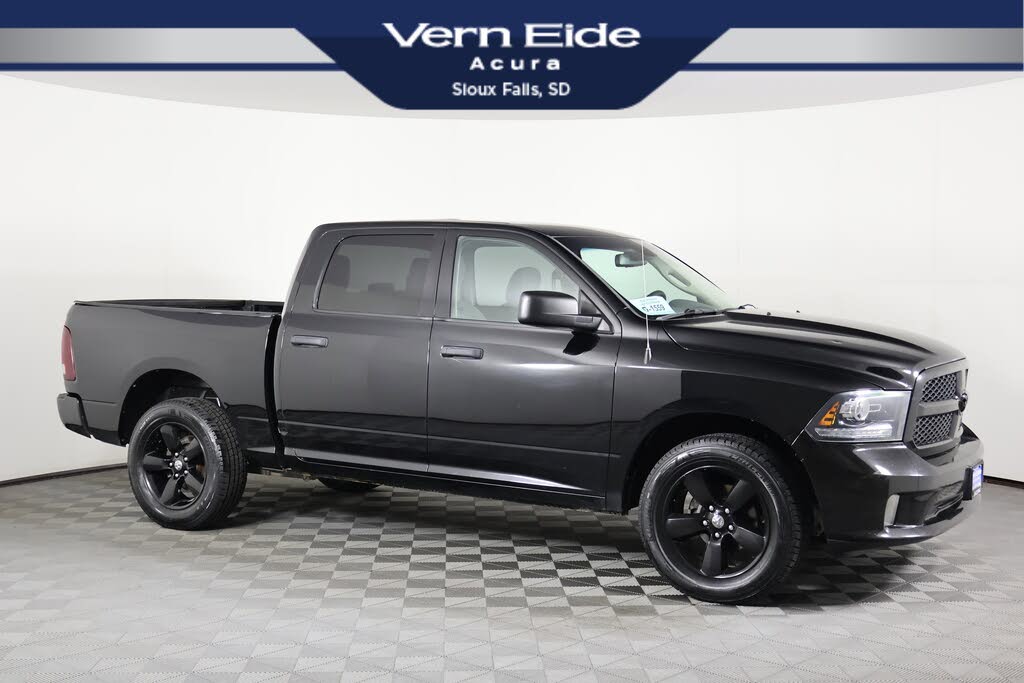2014 RAM 1500 Express Crew Cab 4WD