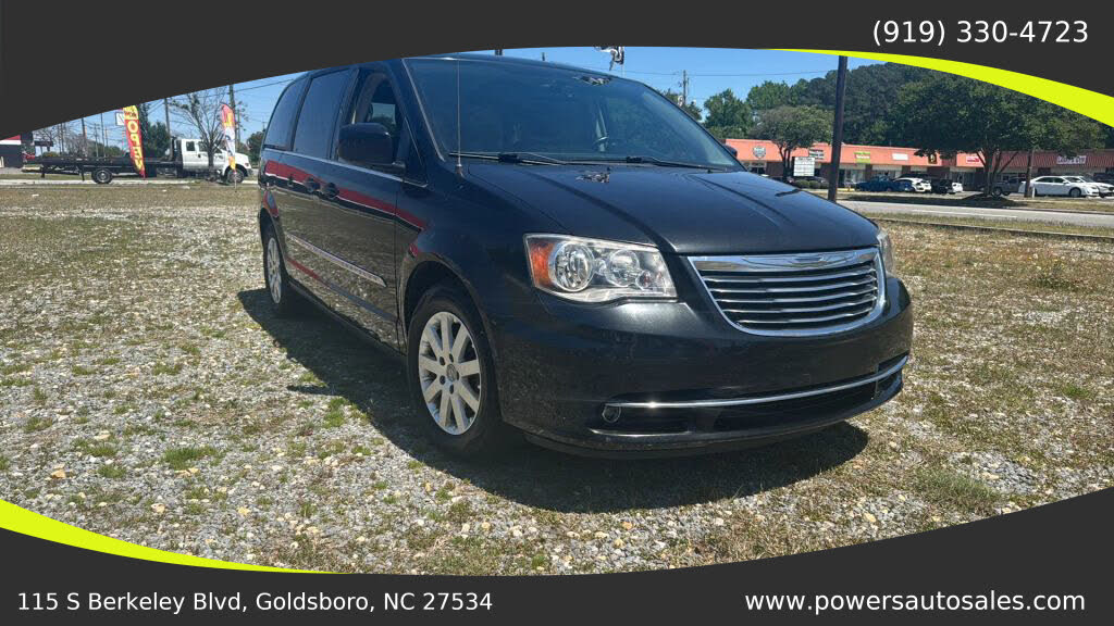 2016 Chrysler Town & Country Touring FWD