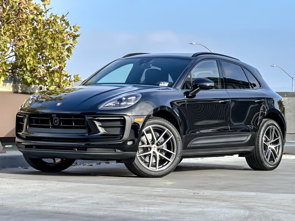 2026 Porsche Macan AWD