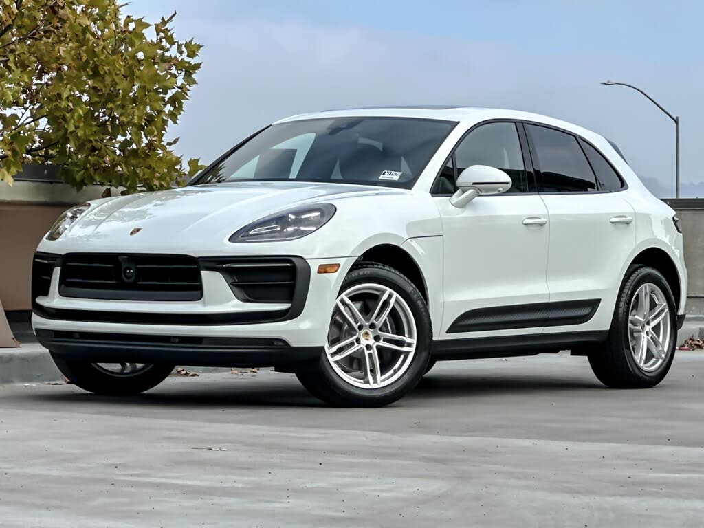 2026 Porsche Macan AWD