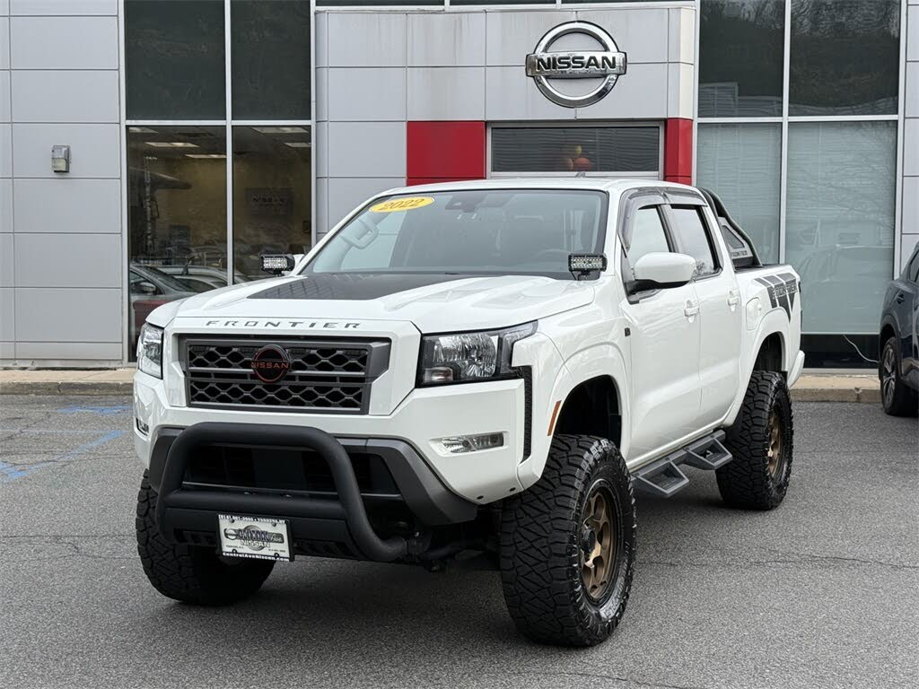 2022 Nissan Frontier SV Crew Cab 4WD