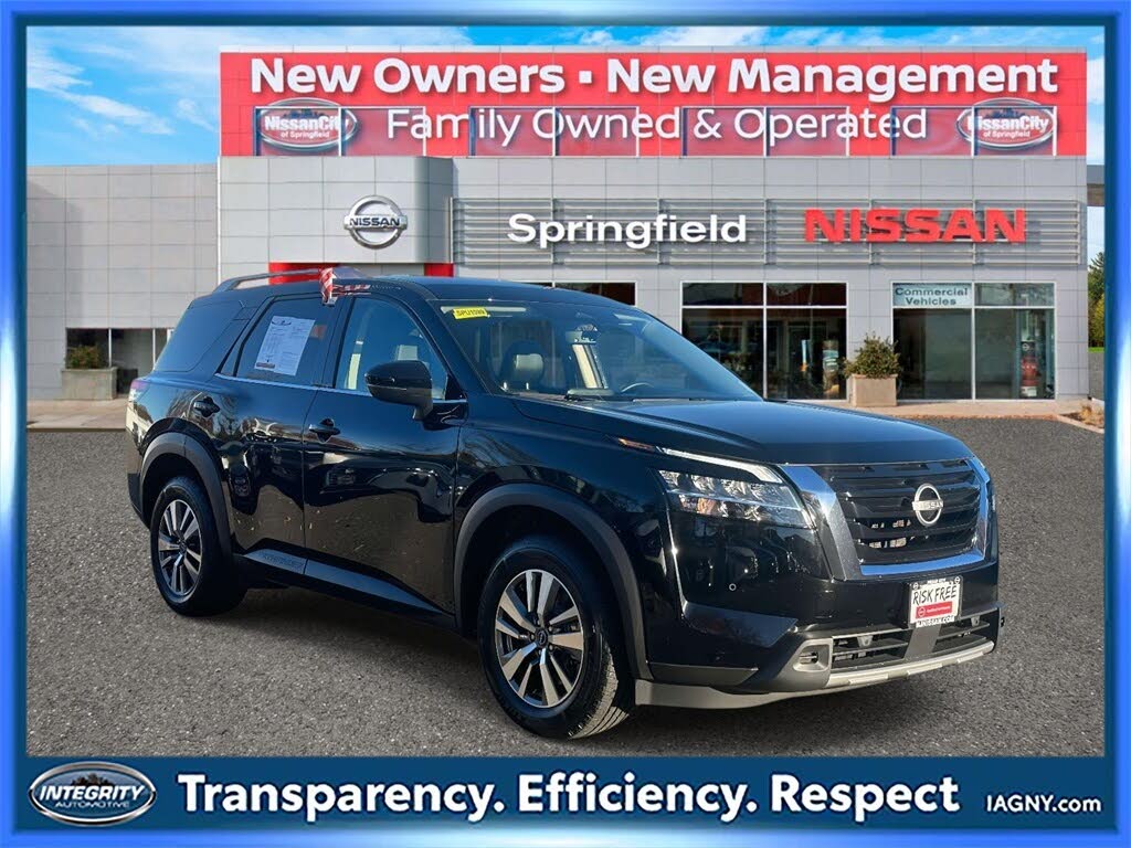 2023 Nissan Pathfinder SL 4WD