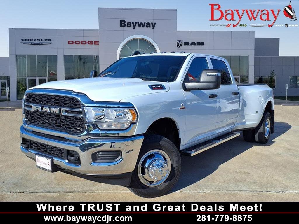 2024 RAM 3500 Tradesman Crew Cab LB DRW 4WD