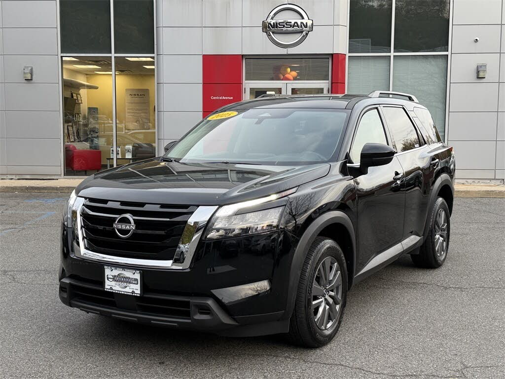 2025 Nissan Pathfinder SV 4WD