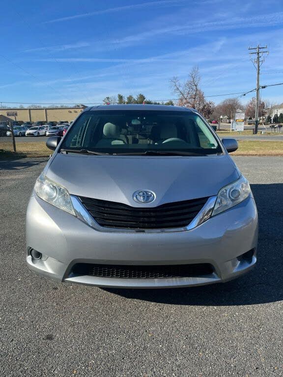 2012 Toyota Sienna LE 7-Passenger
