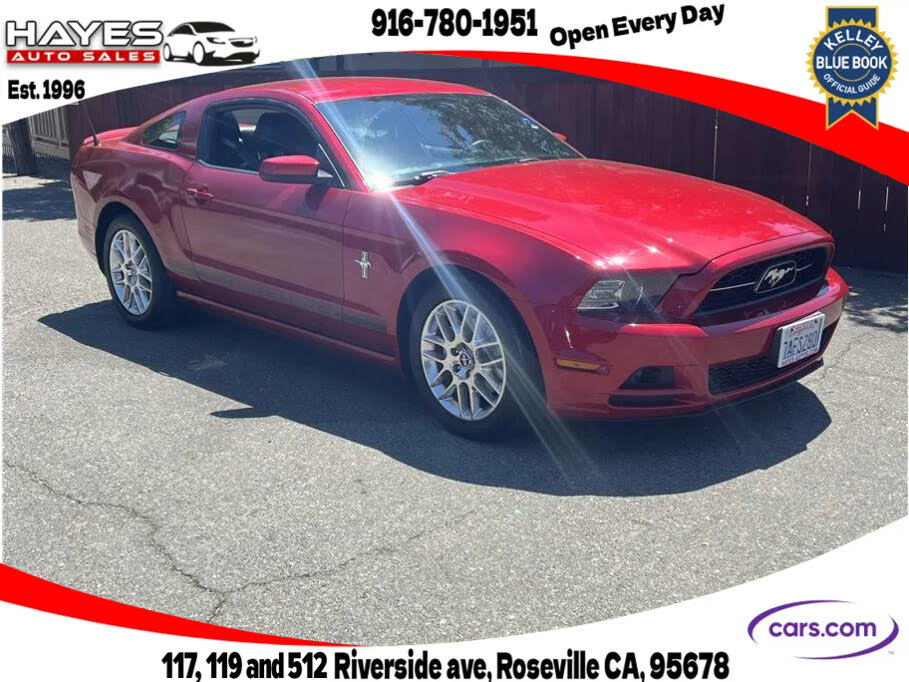 2013 Ford Mustang V6 Premium Coupe RWD