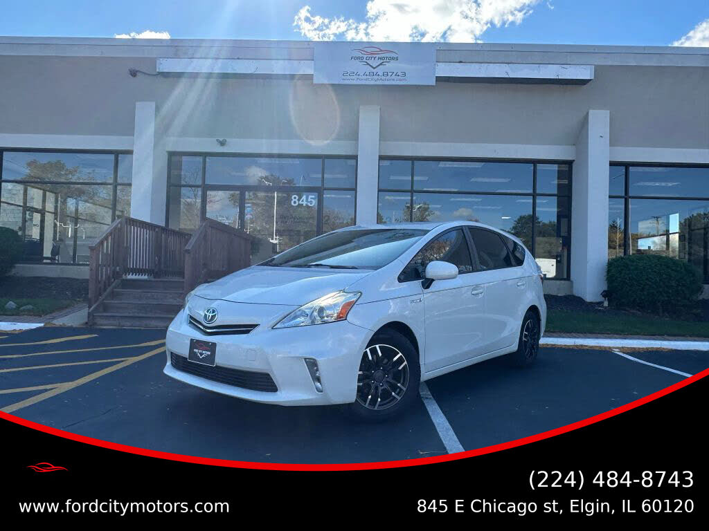 2014 Toyota Prius v Two FWD