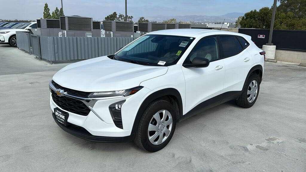 2024 Chevrolet Trax LS FWD