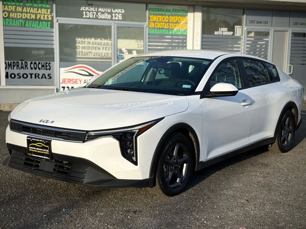2025 Kia K4 LXS FWD