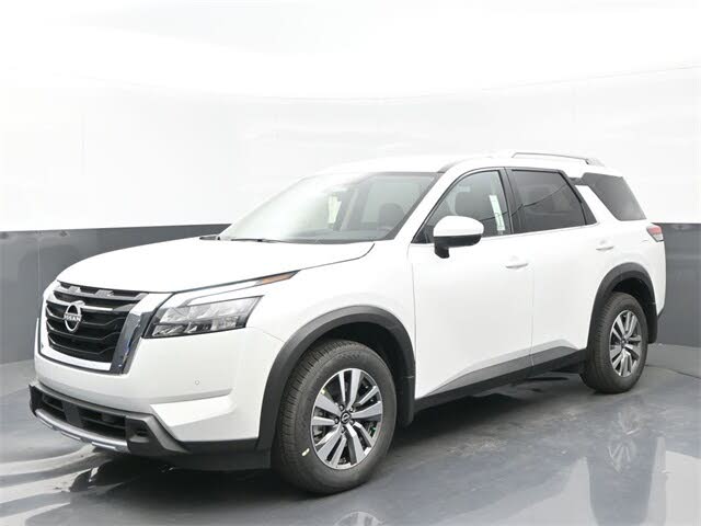 2025 Nissan Pathfinder SL 4WD
