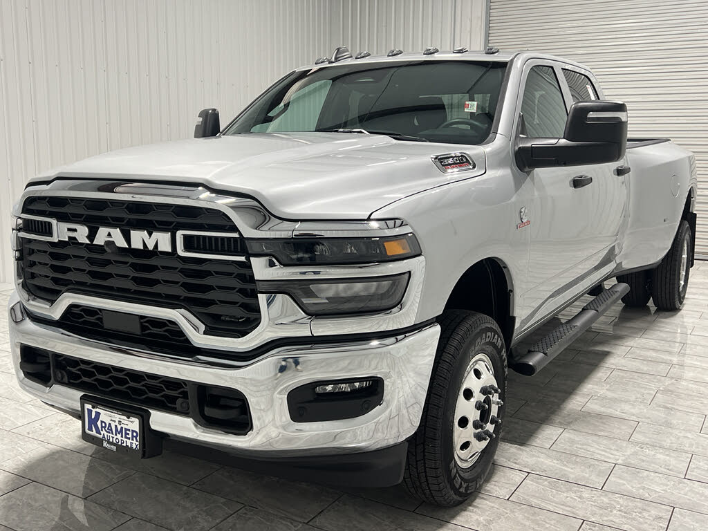 2026 RAM 3500 Tradesman Crew Cab LB DRW 4WD