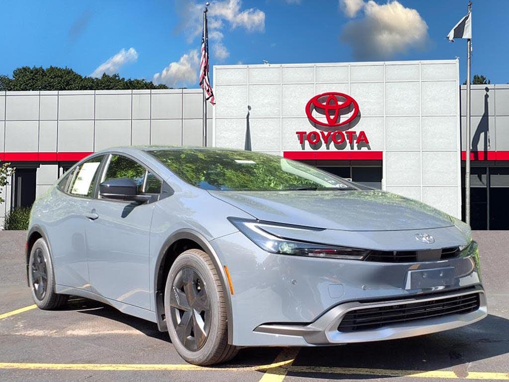 2025 Toyota Prius Plug-In Hybrid SE FWD