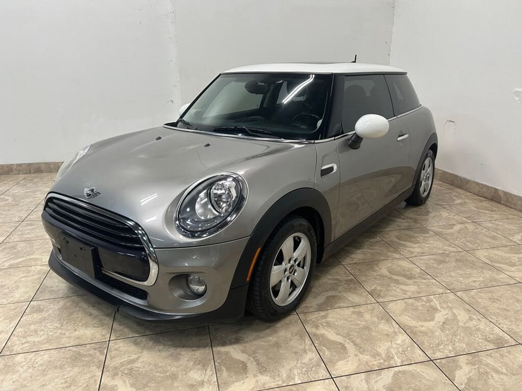2017 MINI Cooper 2-Door Hatchback FWD