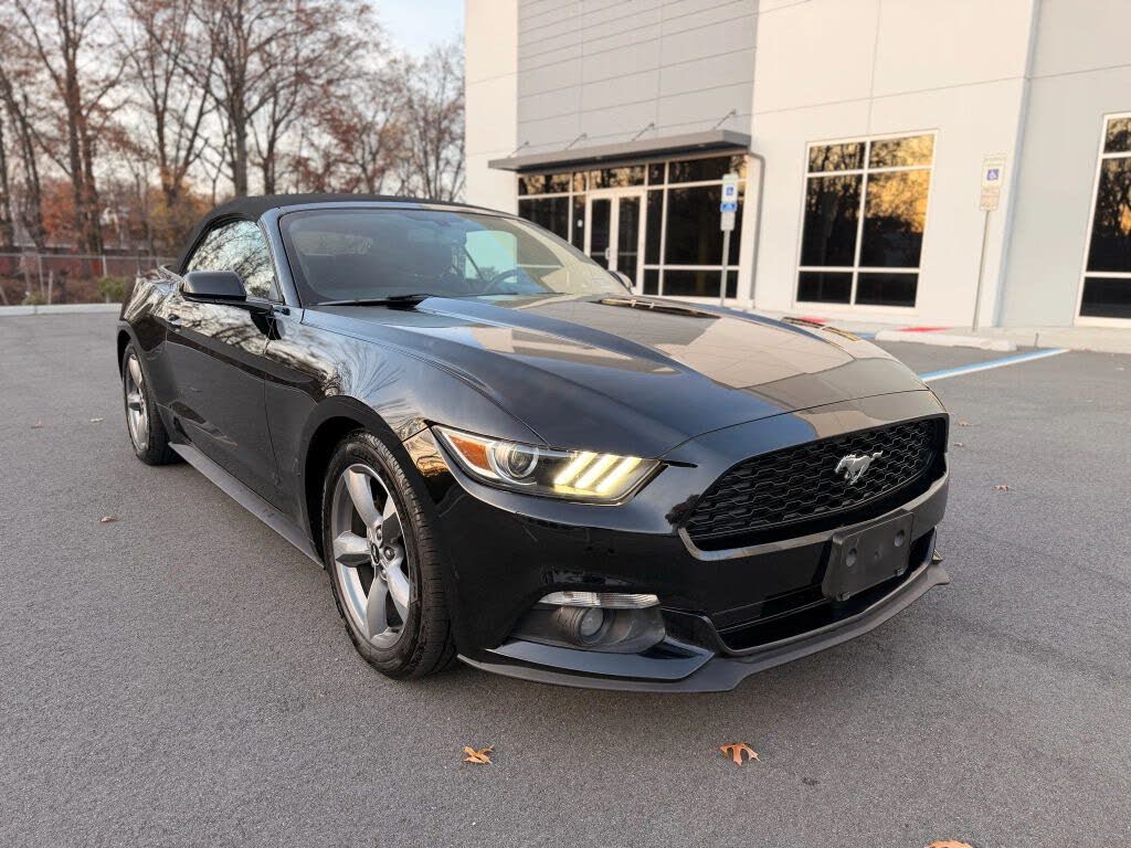 2016 Ford Mustang V6 Convertible RWD