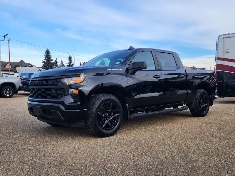 Chevrolet Silverado 1500 Custom Crew Cab 4WD 2023
