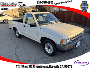 Toyota Pickup 2 Dr Deluxe Standard Cab SB