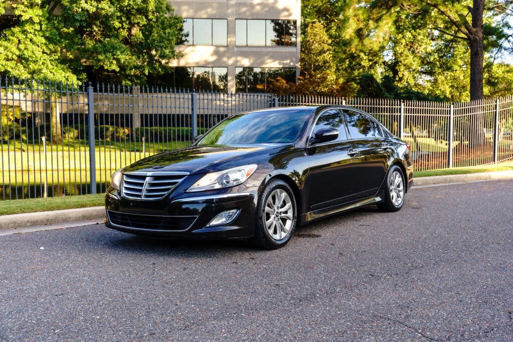 2013 Hyundai Genesis 3.8 RWD