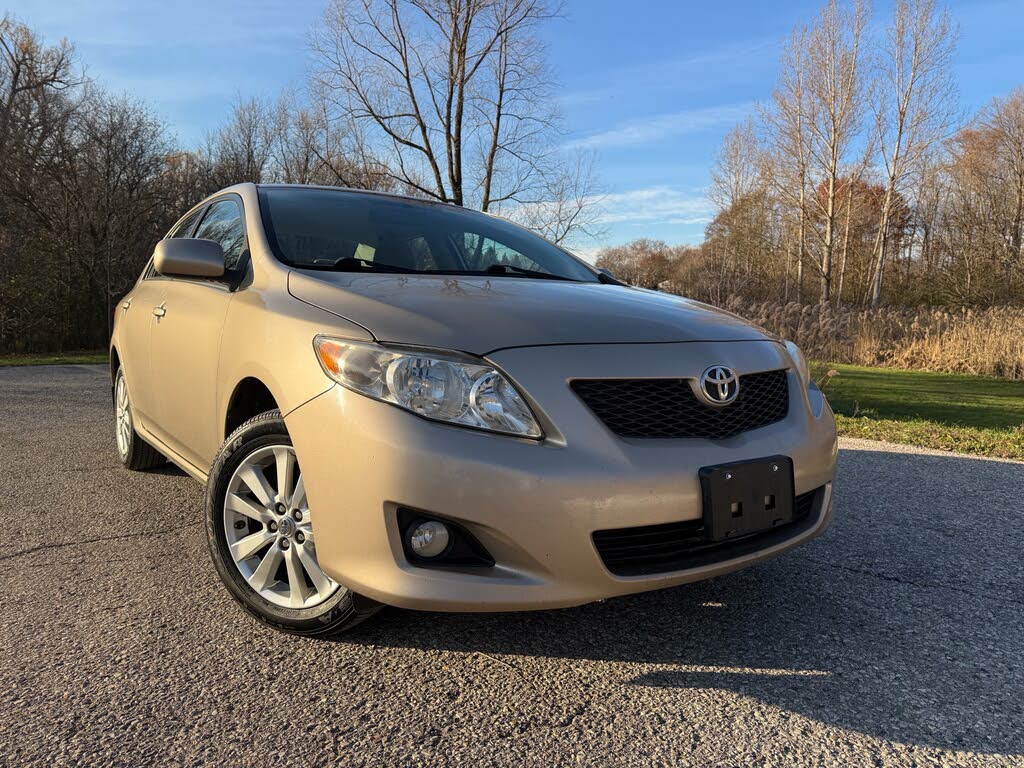 Toyota Corolla LE 2010