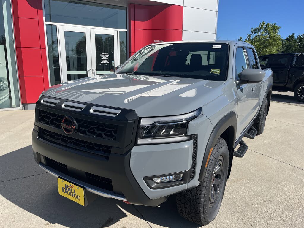 2025 Nissan Frontier PRO-4X Crew Cab 4WD